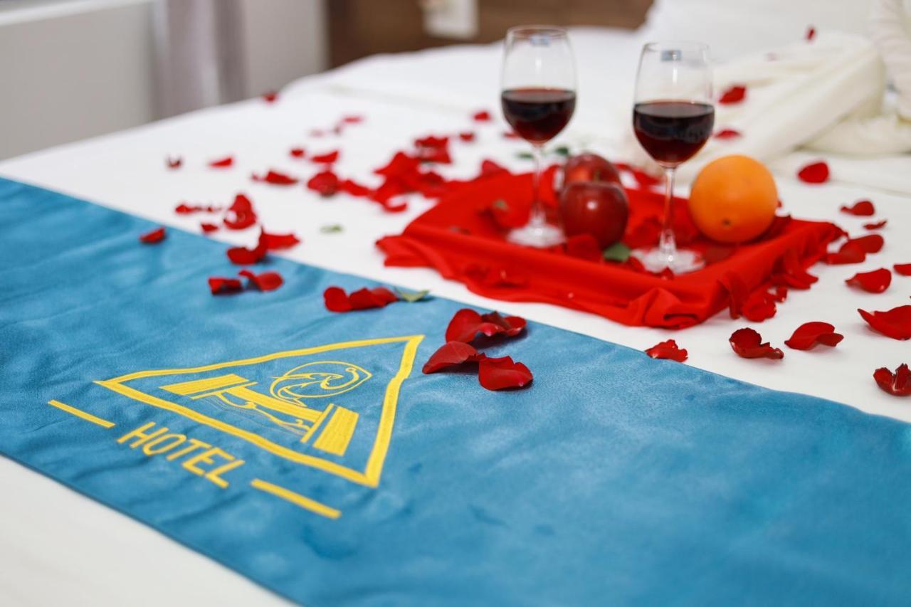 Hoc Huong Hotel Куи Нхон Екстериор снимка